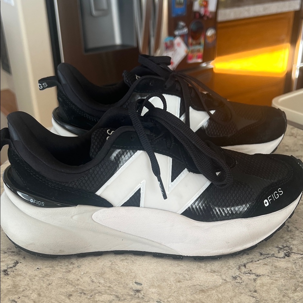 Figs New Balance 3447. Size 8.5. GUC